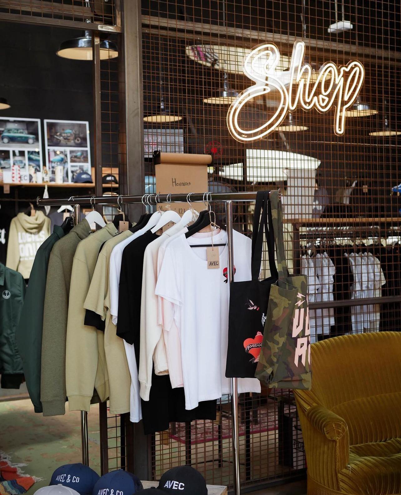 Néon LED Shop dans une boutique de vêtements
